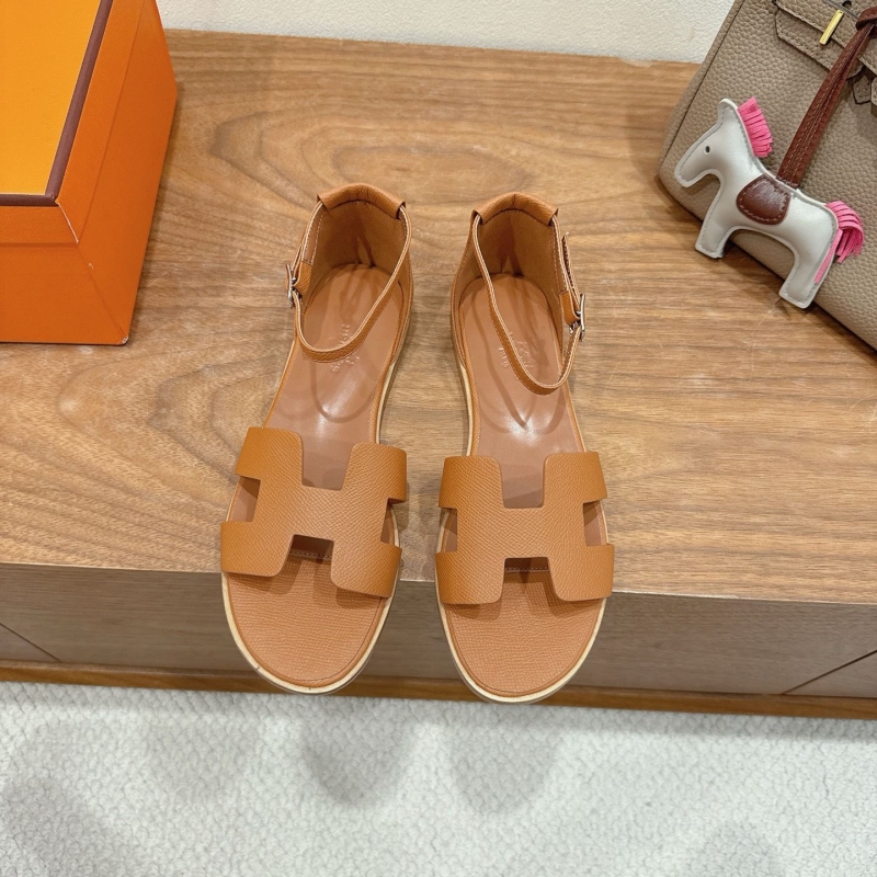 H**me5 sandals
